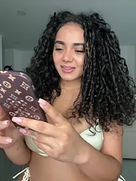 Curlyierr 라이브 XXX 채팅