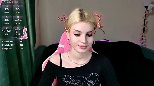 scarletbackwood's Webcam Show