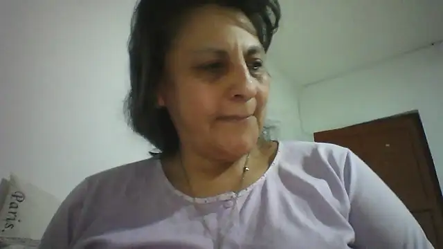 merlyna_goldens' Live XXX Chat