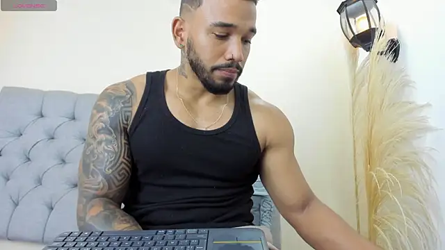 bruno_miller_ 网络视讯表演