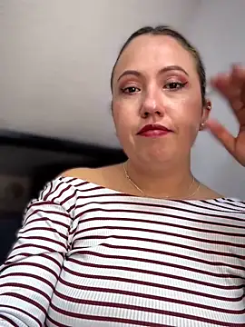 VIOLETA-25_ Live XXX-Chat