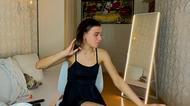 EvaHoly's Live XXX Chat