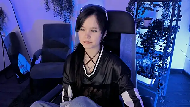 Elainebeness Adlı Modelin Canlı XXX Sohbeti