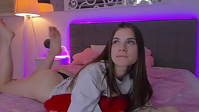 LuisaClover: απευθείας συνομιλία ΧΧΧ