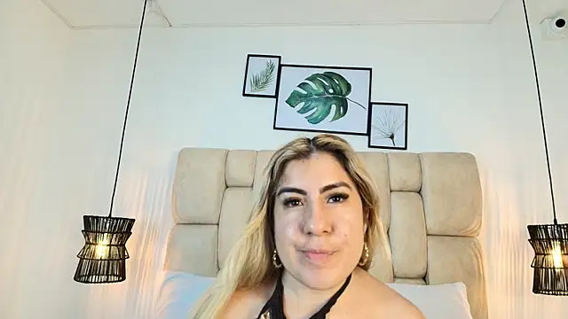 Chat XXX en directo de AdharaSmithh