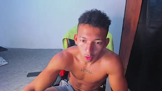 JuanchiT66 Pertunjukan Webcam