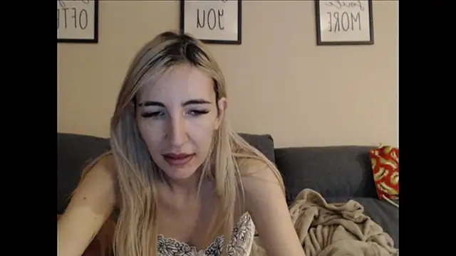 دردشة BarbieBlondieGirl الجنسية المباشرة
