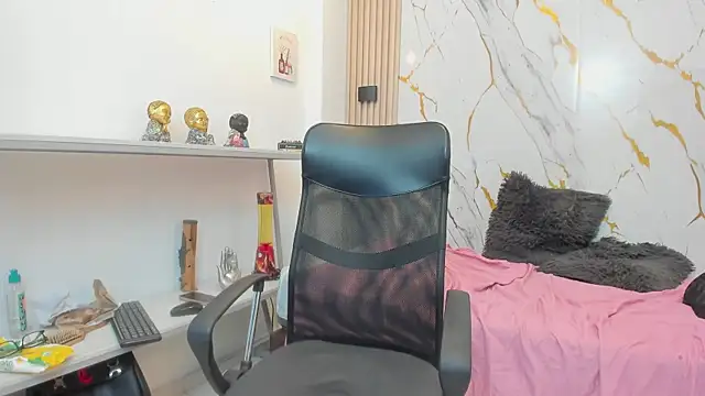 Zayn_Fox32's Live XXX Chat