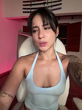 Ale_Lewis Show in webcam