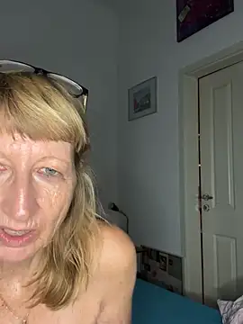 MatureKim's Live XXX Chat