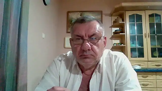 Онлайн чат XXX machomale3