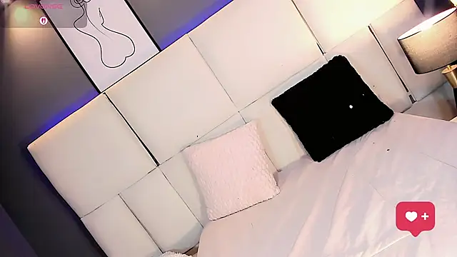 Kornylovee Adlı Modelin Canlı XXX Sohbeti