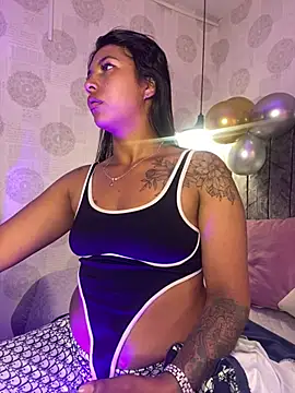 naomifox_ লাইভ XXX চ্যাট