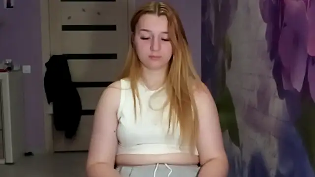 RaeannRoewe webcam show