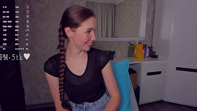 XXX chat uživo modela YonaBones