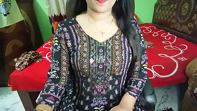 BengaliQueenStar Chat XXX in diretta