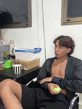 AlanCutee Chat XXX live