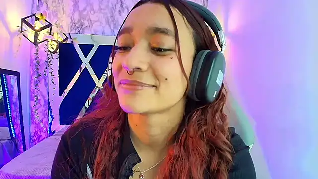 Онлайн чат XXX charlotte_bluee
