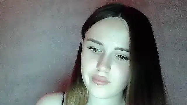 SweetLoraa élő XXX-chatje