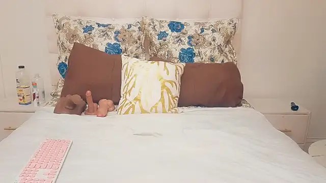 Онлайн чат XXX GiantBootyMilf