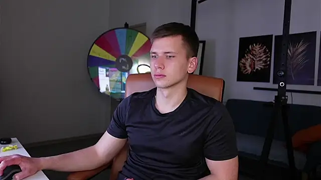 Zack_Gilliann Webbikameraesitys