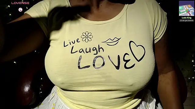ItsMiraDesire's Live XXX Chat