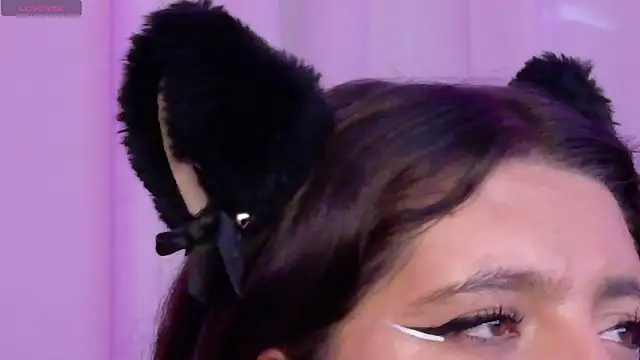 Chat +18 de Sachi_Meow ao vivo