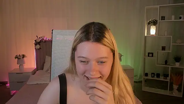 CelestineMauriac Chat XXX in diretta