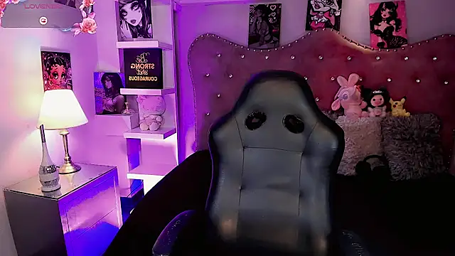 Megaan_Dollln Webbikameraesitys