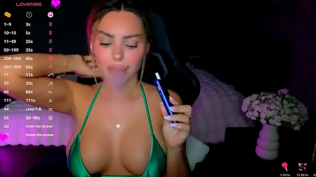Ayla__Demir Adlı Modelin Canlı XXX Sohbeti