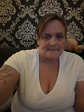 Czat XXX na żywo – Busty-GilfQuinn