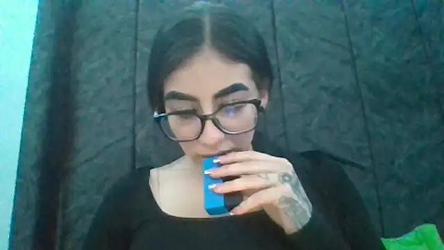 Онлайн чат XXX SCARLETT_INK_