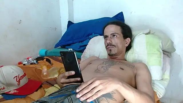 damian_bottom_bigcock webkamerás műsora