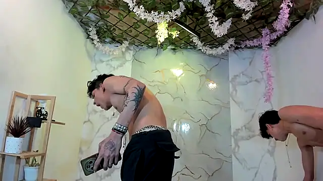 Chat +18 de Bastian_boyshot77 ao vivo