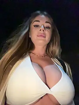 IsabellaEtthan Chat XXX in diretta