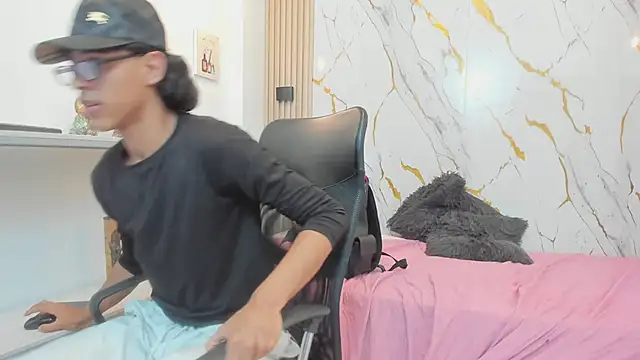 Zayn_Fox32's Live XXX Chat