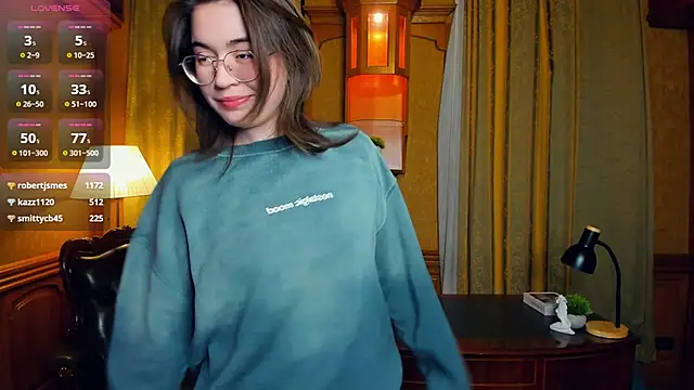 LatoniaNeedam's Live XXX Chat