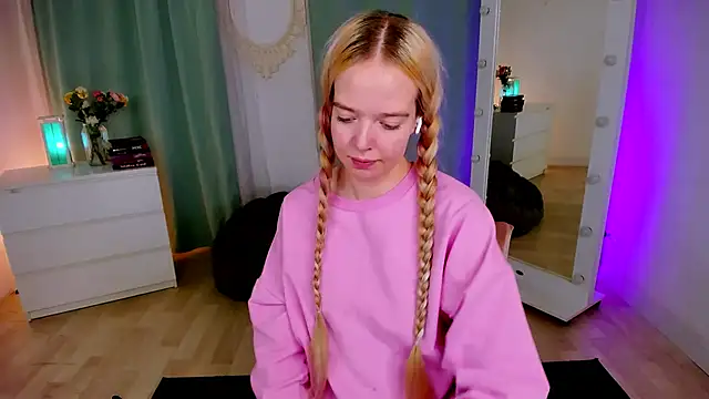 BellaMontgomery: онлайн-секс-чат