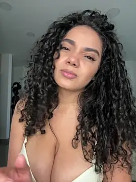 Curlyierr's Webcam Show