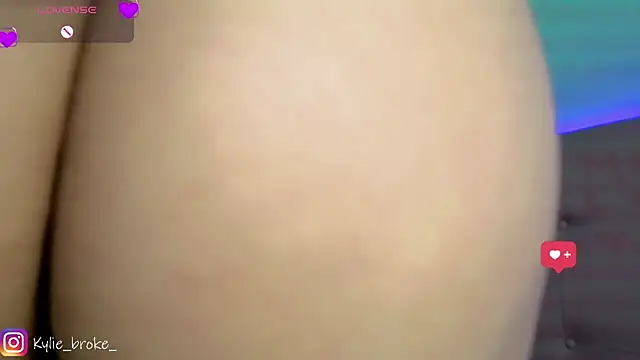 Kylie_brokee: вебкам-шоу