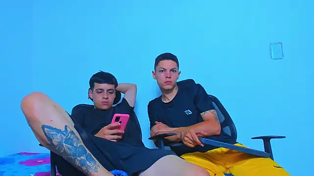Thomas-Wil Adlı Modelin Canlı XXX Sohbeti