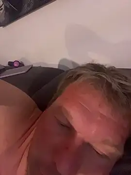 Pokazy przed kamerką – fetter_Daddy_Berlin