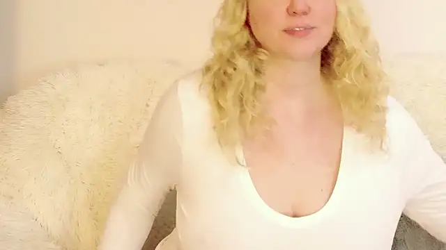 Sarah4you Adlı Modelin Canlı XXX Sohbeti