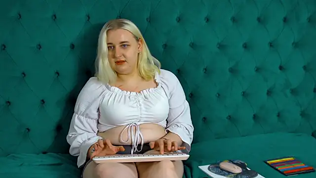 LioraArdyn's Live XXX Chat