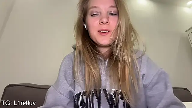 Chat +18 de AIicaparkerc ao vivo