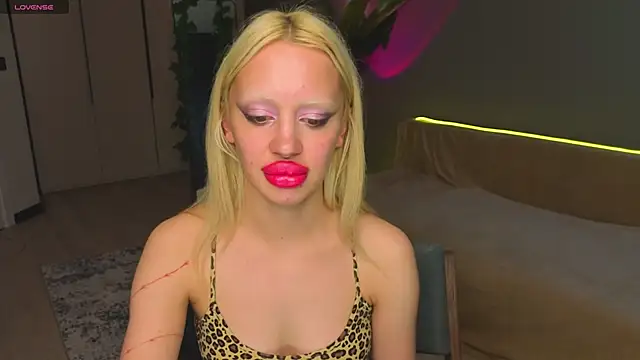 Chatroom XXX en direct de Luna_Beverly