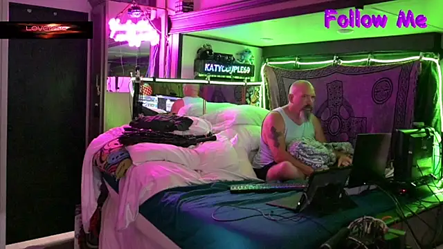 Živý XXX chat Katycouple69