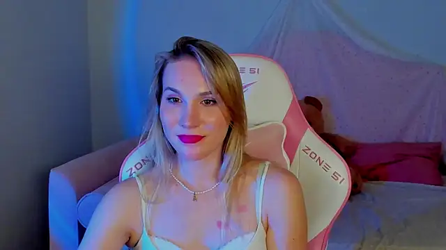 ElaraVoltage's Live XXX Chat