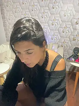 VelvetLunna Adlı Modelin Canlı XXX Sohbeti