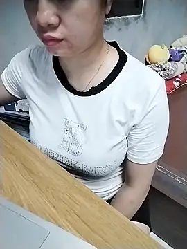 Girl_lovebaby 在線直播表演